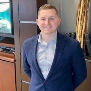 Meet your Posher, Eric